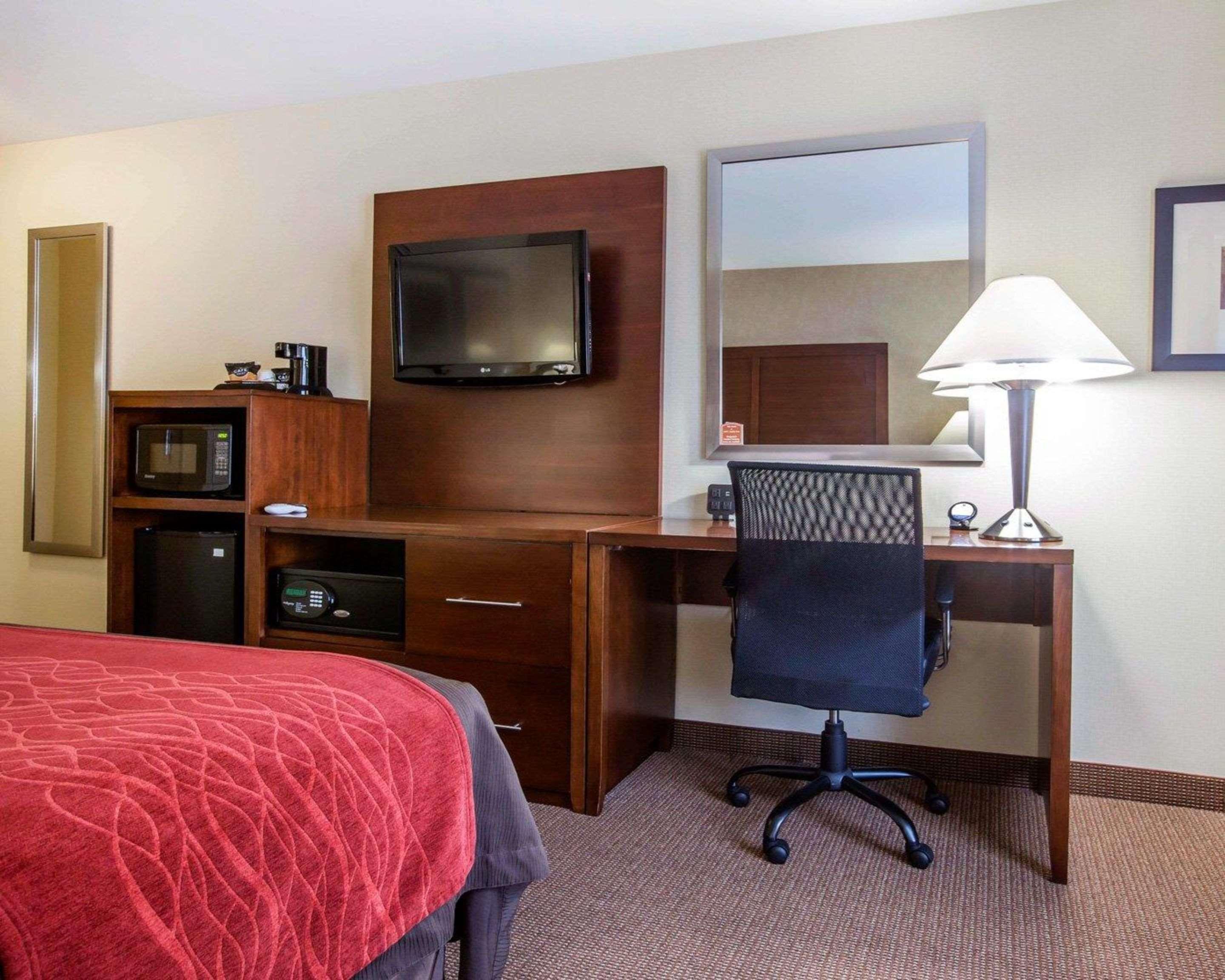 Comfort Inn & Suites Adj To Akwesasne Mohawk Casino Hogansburg Exterior photo